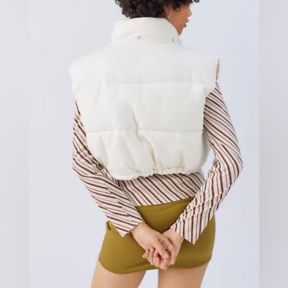 Urban Outfitters BDG Cropped White Collared Zip-Up Cinch Waist Puffer Vest - Picture 2 of 12